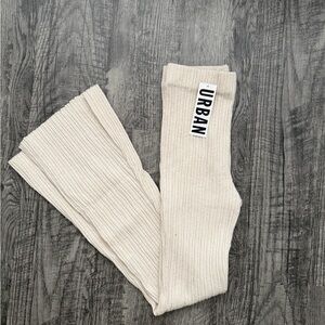 NEW WITH TAGS Urban Outfitters Kids Cream Ribbed Leggings